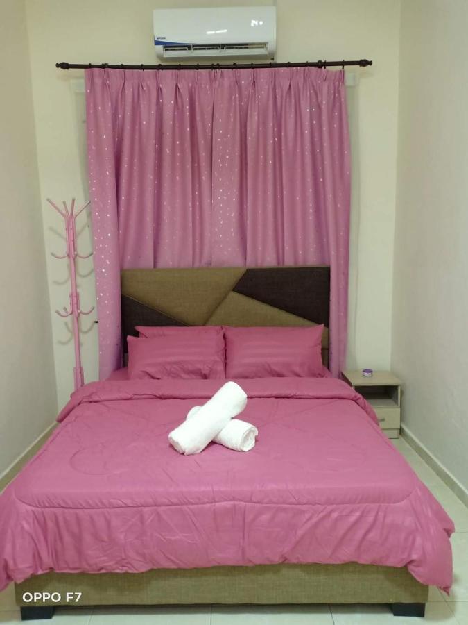 Melissa Homestay Merlimau Exteriör bild
